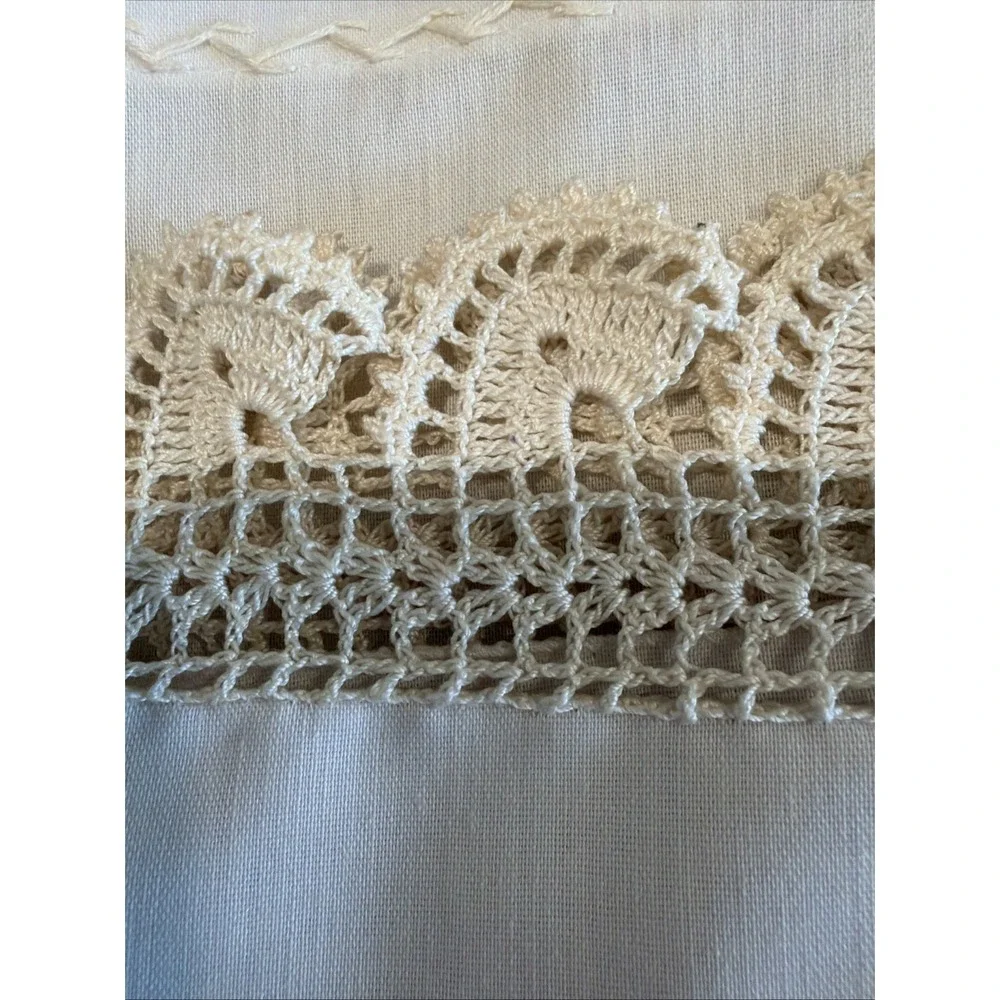 Set Of‎ 2 Pillow Covers Vtg Thomaston Crochet Lace Edge White Vintage 32
